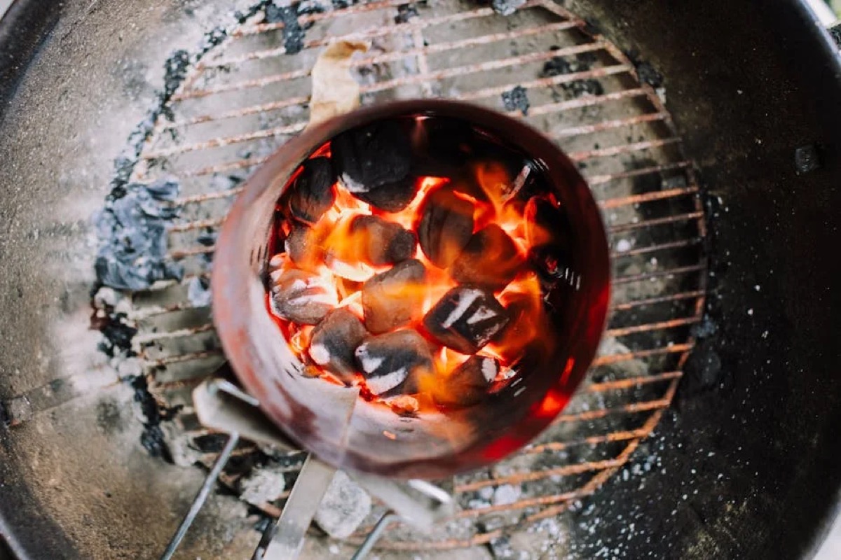 Small Charcoal BBQ Grill Buyer's Guide for Home Cooks