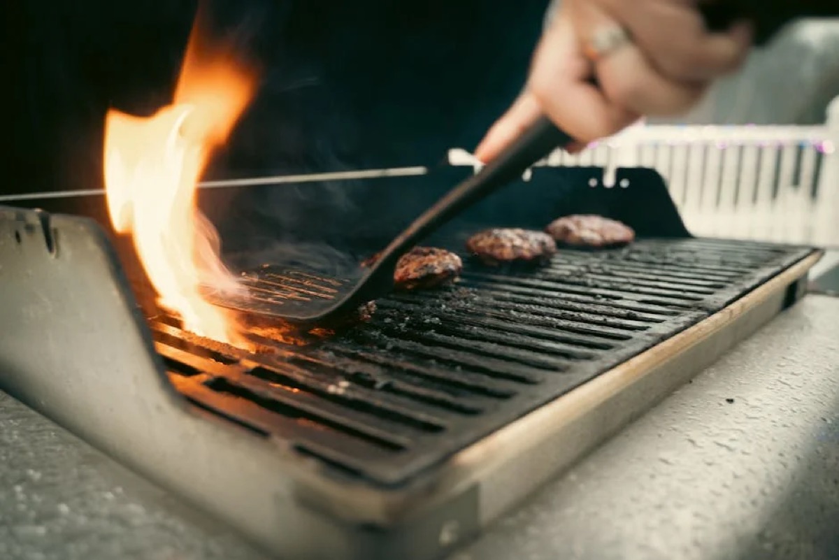 Grill Lighter Buyer's Guide: Electric vs Butane